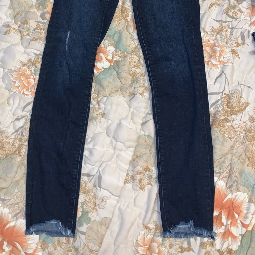 Distressed Jeans - Picture 2 of 4